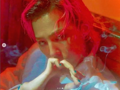 지드래곤, 핑크헤어도 찰떡...독보적인 비주얼[TEN★]