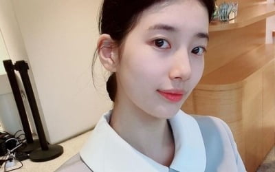 수지, '청순美' 가득 셀카 여신…촬영장서 빛나는 비주얼[TEN★]
