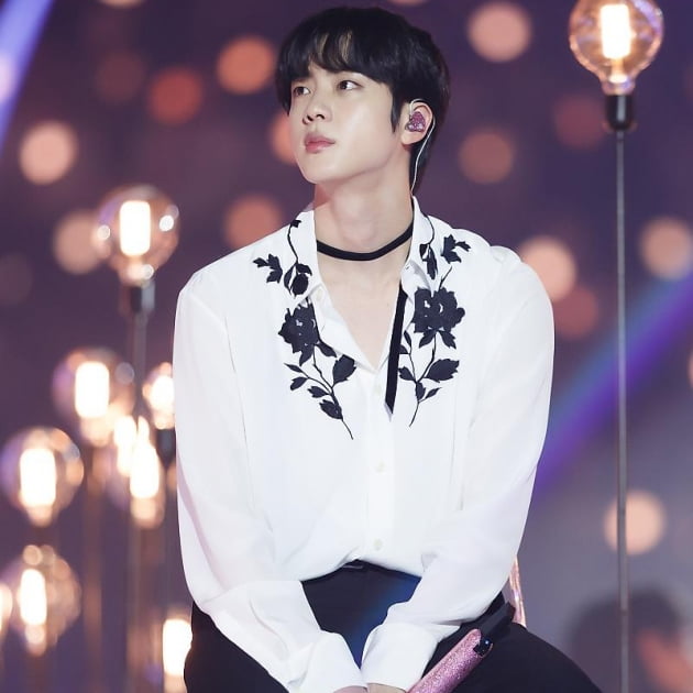 방탄소년단 진, 'Yours' 글로벌 파워..애플뮤직 글로벌 히트
