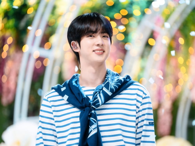 방탄소년단 진, 'Yours' 글로벌 파워..애플뮤직 글로벌 히트