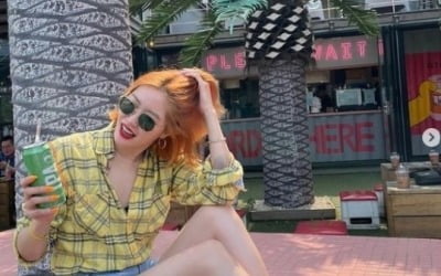 김새롬, 손 번쩍 들고 '밝은 미소'…극세사 '각선美' 과시[TEN★]