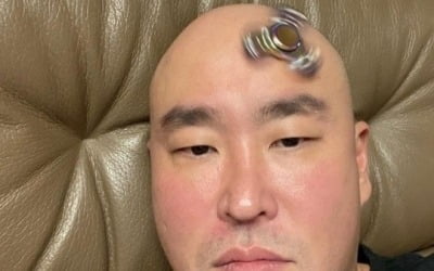 길, 민머리 위에 올려놓은 '스피너'…"머리 기를까?"[TEN★]