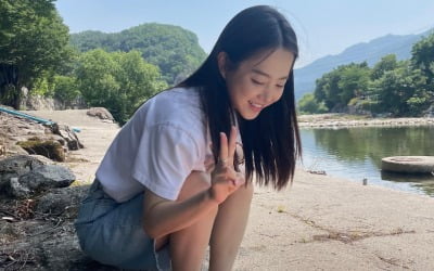 박보영, 수박 앞에서 눈웃음 살살…아직도 20대 새내기 같아[TEN★]