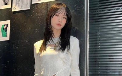 우주소녀 설아, 갑자기 몸무게 훅 빠졌네…갸냘픈 종잇장 몸매[TEN★]