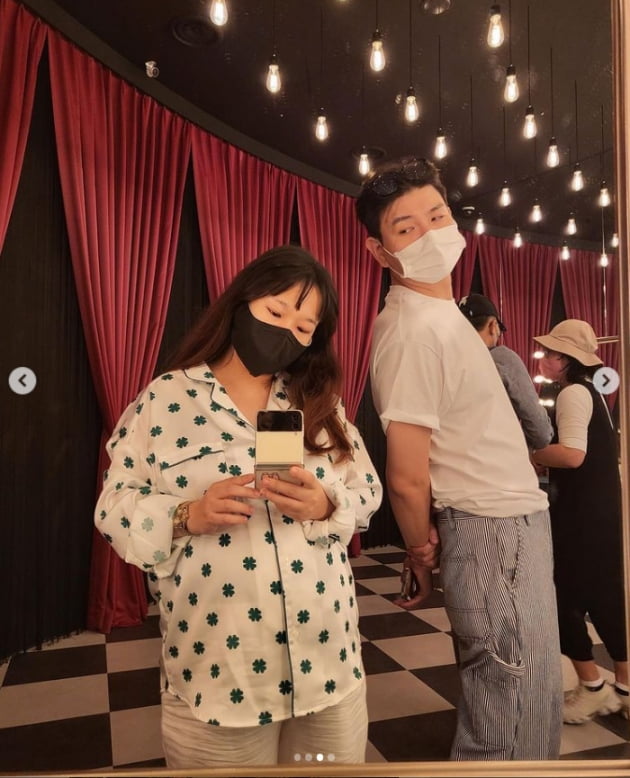 '홍현희♥' 제이쓴, 전시장 돌며 태교중...잠옷 아니죠?[TEN★]