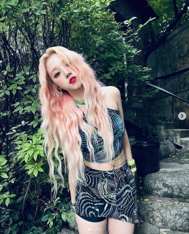 (여자)아이들 우기, 물에 젖어 섹시미 UP...신났나봐[TEN★]