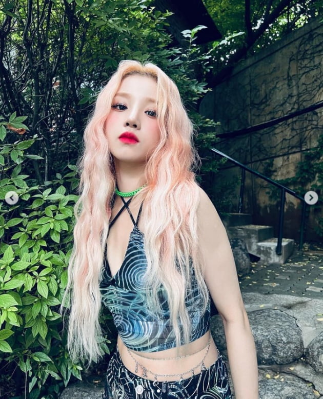 (여자)아이들 우기, 물에 젖어 섹시미 UP...신났나봐[TEN★]