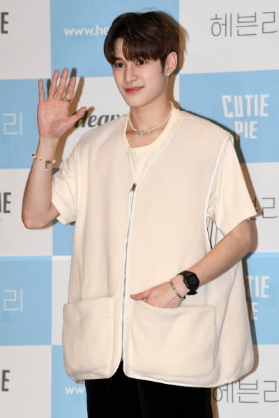 [TEN 포토] 낫 나타싯(Nat Natasitt) '수줍은 인사'