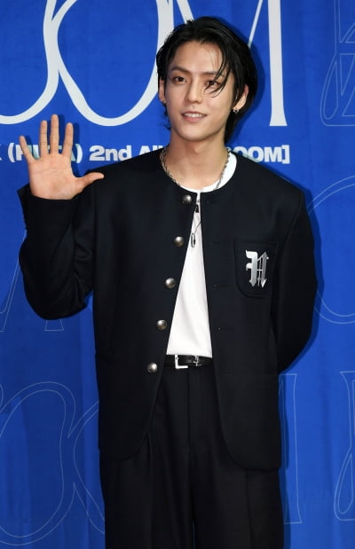 [TEN 포토] 비투비 이민혁 '3년 6개월만에 인사'