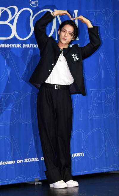 [TEN 포토] 비투비 이민혁 '그림자 마저 멋짐'