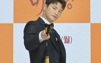 [종합] "한계 없는 연기"…박수무당 된 서인국, "시청률 28%" 자신한 '미남당'