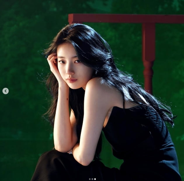 수지, 우아한 블랙 스완...러블리 '국민 첫사랑'[TEN★]