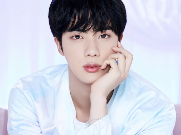 방탄소년단 진,"‘딥티크’ 향수 광고와 잘 어울리는 스타 1위