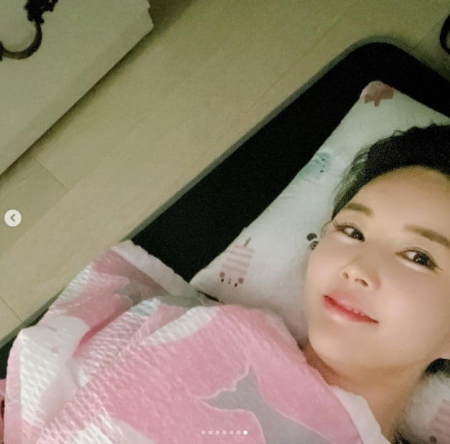 '셋째 임신' 장영란, 입덧? 옷도 못 벗고 누워 있는데...와이프 챙기는 스윗한 남편[TEN★]