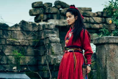 '시대·장르 초월자' 김태리, 팔색조 매력으로 극장가 정조준('외계+인')