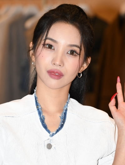 [TEN 포토] (여자)아이들 소연 '점점 이뻐지네'