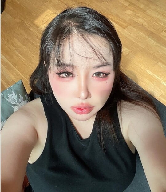 (사진=박봄 SNS)