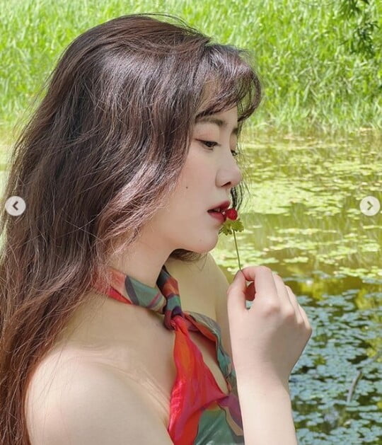 구혜선, 뱀딸기 입에 물고 청순·섹시 비주얼…역대급 리즈 미모 [TEN★]