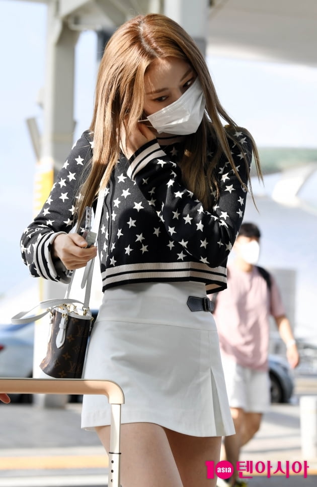 [TEN 포토] 르세라핌 사쿠라 '아무렇게 찍어도 이쁨'
