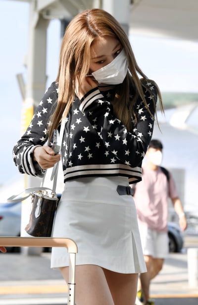 [TEN 포토] 르세라핌 사쿠라 '아무렇게 찍어도 이쁨'