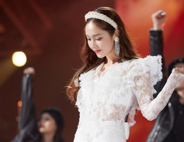 '타일러권♥' 제시카, 中 오디션서 혼자 빛나네…걸그룹 출신 센터의 위엄[TEN★]