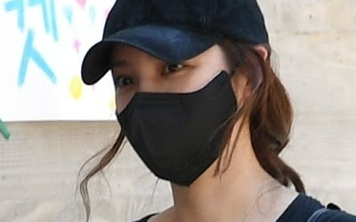 [단독][TEN 포토] 박시연 '마스크+모자로 가려도 박시연'