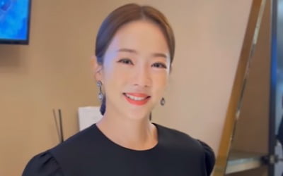 '연하 CEO♥' 박은영, 청담동룩으로 차려입고 손엔 '떡 상자'[TEN★]