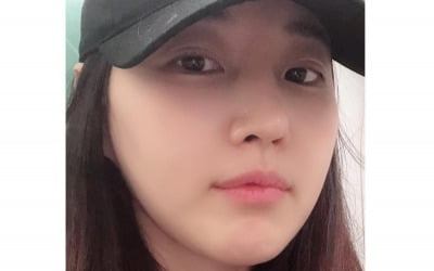 김사랑, 50대 앞둔 미모 실화야?…동안 미모의 극치[TEN★]