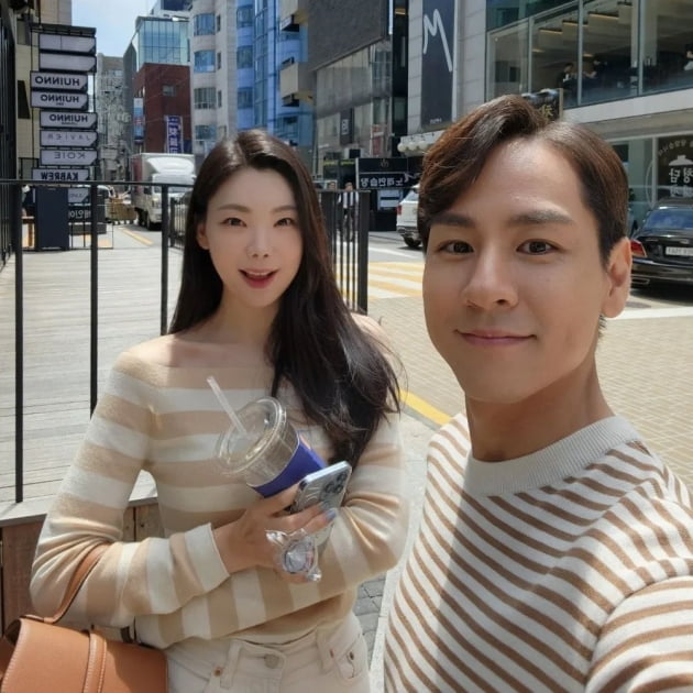 '이다은♥' 윤남기, 남자 메이크업의 정석…청담동서 한껏 꾸민 모습[TEN★]