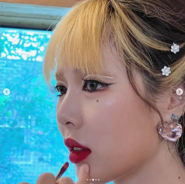 '던♥' 현아, 등장부터 아찔하네...숨길수 없는 볼륨감[TEN★]