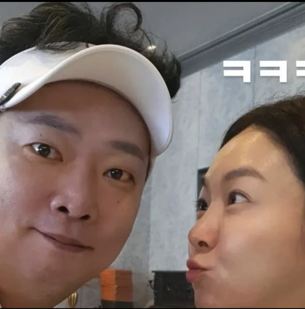 김지혜, '♥박준형'에게 무슨말 하려고…"ㅋㅋ눈으로 말해요" [TEN★]