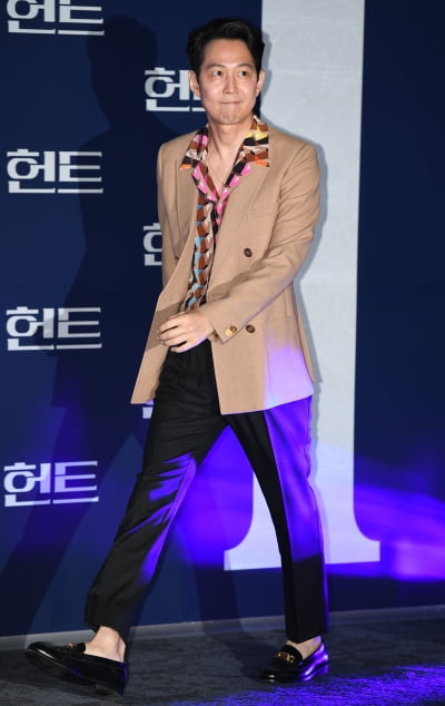 [TEN 포토] 이정재 '영화 '헌트' 감독의 떨림'