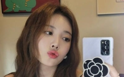 유라, '현역 아이돌' 느낌 물씬 미모…청순·화려 비주얼[TEN★]