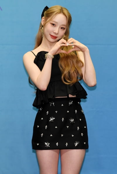 [TEN 포토] 우주소녀 연정 '앙증맞은 하트'
