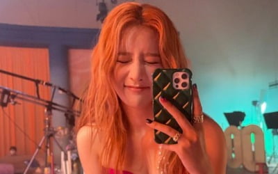 우주소녀 엑시, 리더다운 과감한 의상…아찔한 가슴골[TEN★]