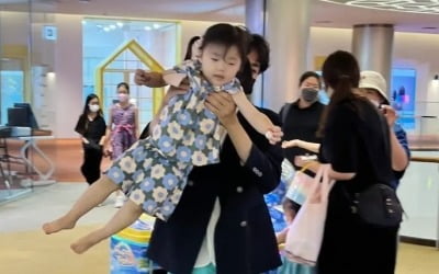 "도망치는 리은이 체포"…'이다은♥' 윤남기, 한 눈 팔 새 없는 '육아 대디'[TEN★]