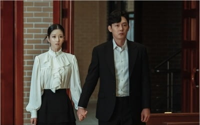 서예지·박병은, 둘만의 성당 언약식…'불륜 커플' 공식화 ('이브')