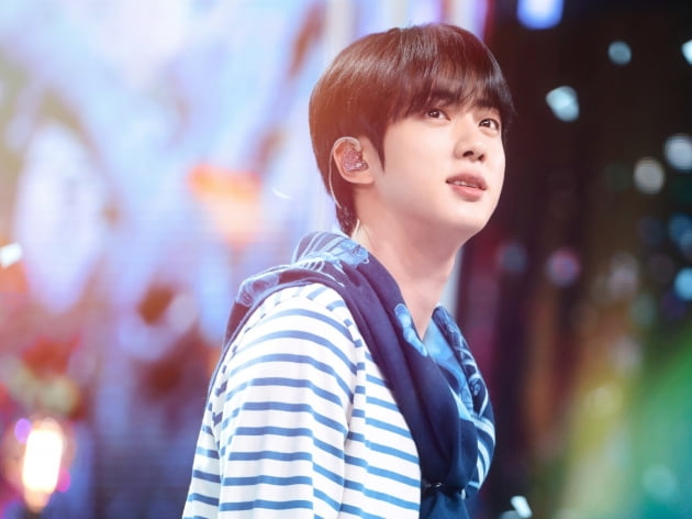방탄소년단 진, 막강 음원파워 'Yours' 스포티파이 7600만 돌파