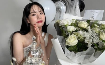설아, 이젠 화장품 모델까지…우주소녀 잘나가네[TEN★]