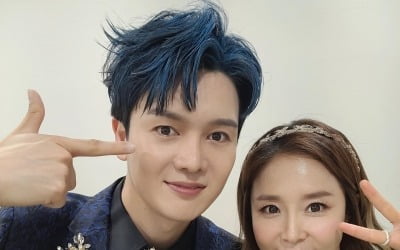 신지, 미남 후배와 다정 한 컷…"나 시키는 대로 잘해찌?"[TEN★]