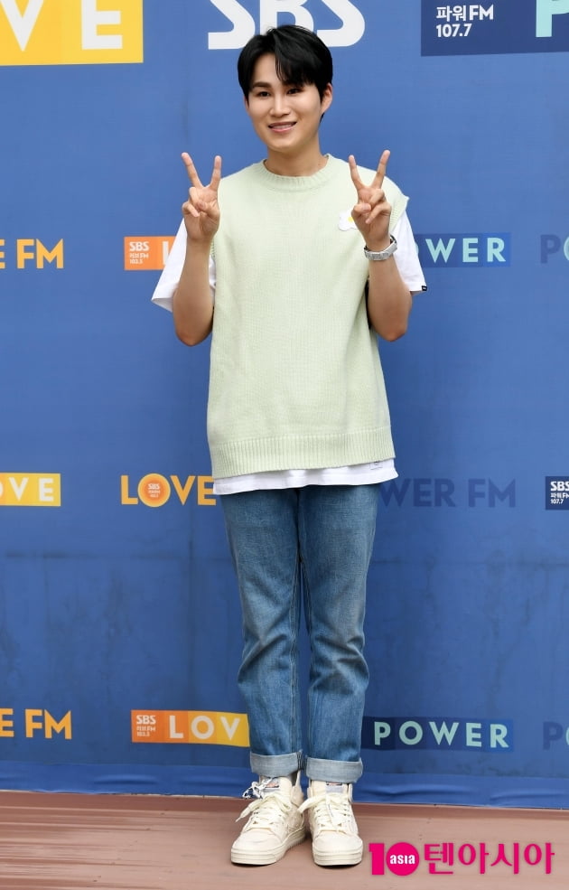 [TEN 포토] 김희재 '여심 심쿵하게 만들어'