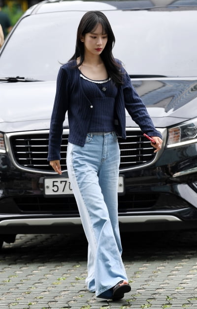 [TEN 포토] 우주소녀 설아 '청청패션도 완벽하게 소화'