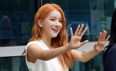 [TEN 포토] 우주소녀 엑시 '행복바이러스 여신 그 자체'