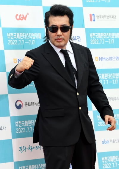 [TEN 포토] 김보성 '부천에서 힘찬 의리~'