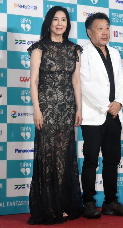 [TEN 포토] 심혜진 '우아한 시스루'