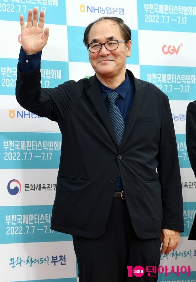 [TEN 포토] 배창호 감독 '오랜만에 인사드려요'