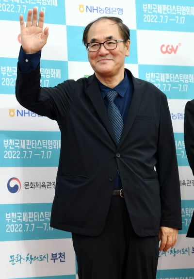 [TEN 포토] 배창호 감독 '오랜만에 인사드려요'
