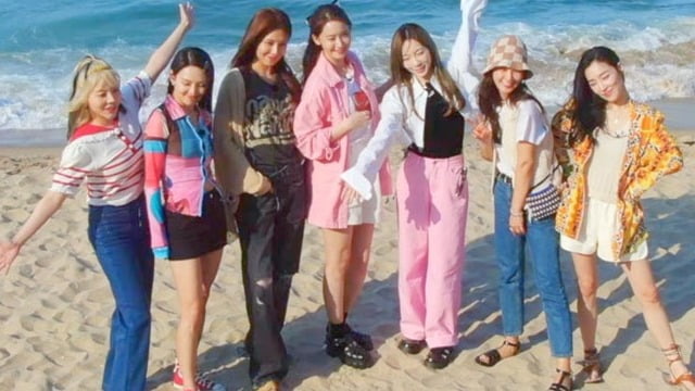 '9명→8명 완전체' 소녀시대, 탈퇴도 웃음으로 승화 …'옛 아이돌'의 깜짝 재결합[TEN스타필드]