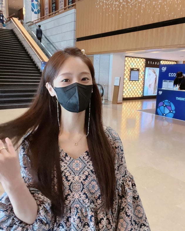 '둘째 임신' 소율, 5성급 S호텔서 8만원 망고빙수로 입호강…"백년가약 맺은 곳"[TEN★]