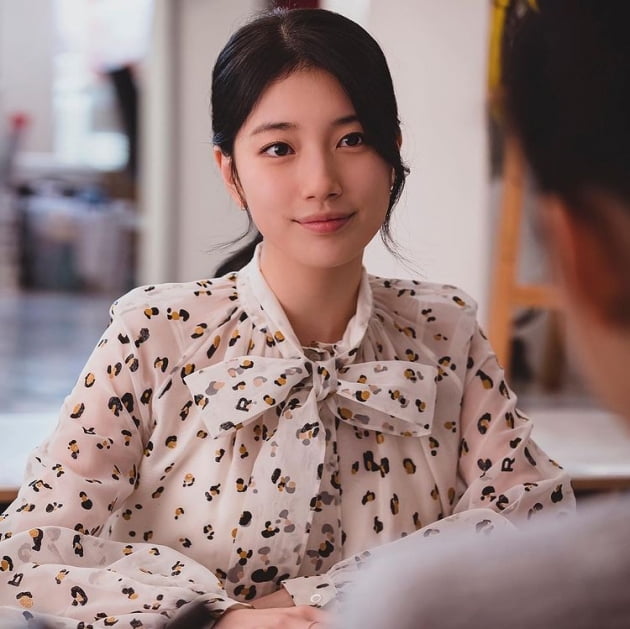 수지 /사진=매니지먼트 숲 공식 인스타그램